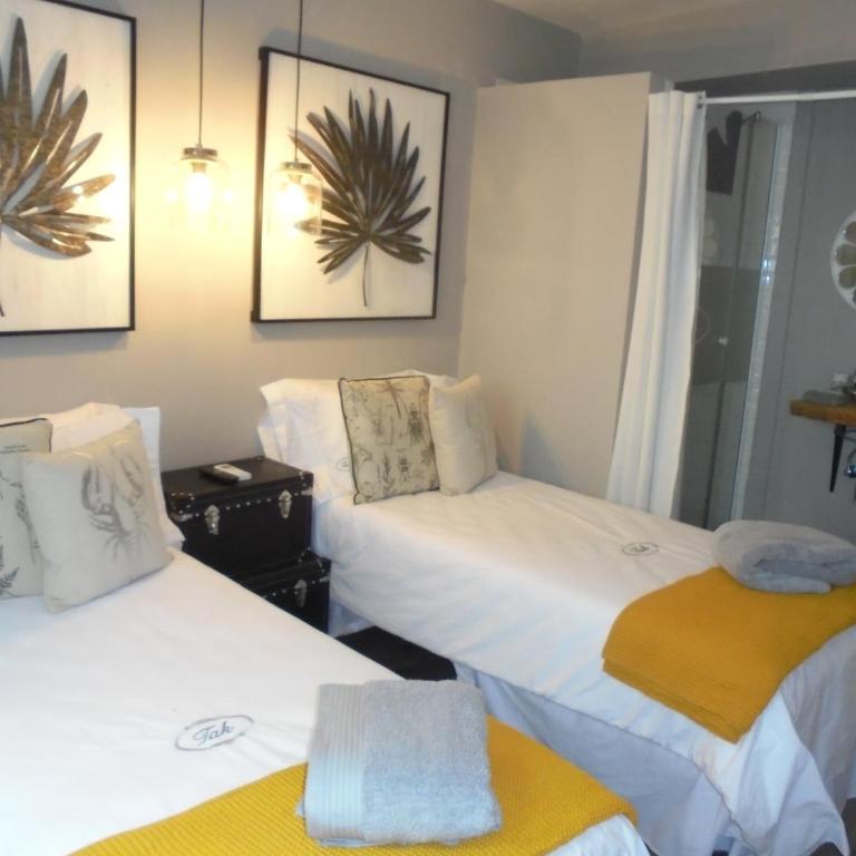 TAK Boutique Old Town Marbella - Habitación Doble con baño privado externo - 2