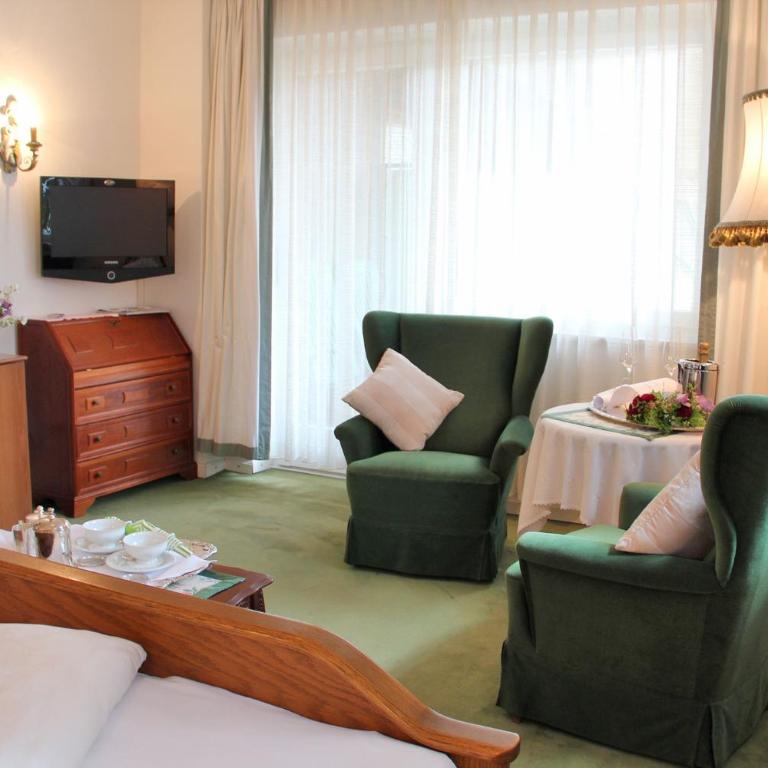 Dietrichsteinerhof Apartments & Rooms - Doppelzimmer mit Balkon - 7