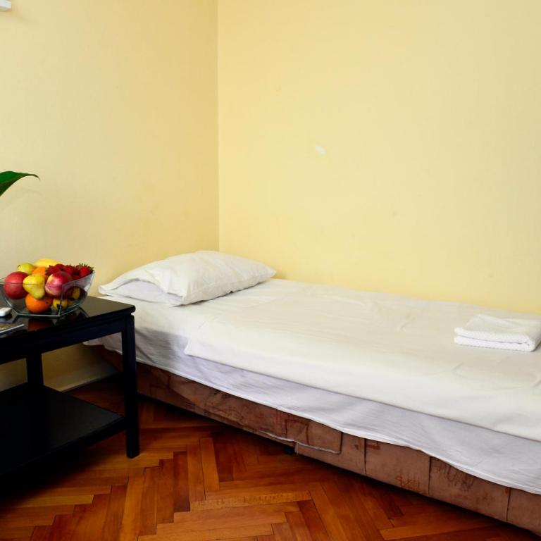 Sobe Tivat - Dvokrevetna Soba sa Zasebnim Krevetima - 9