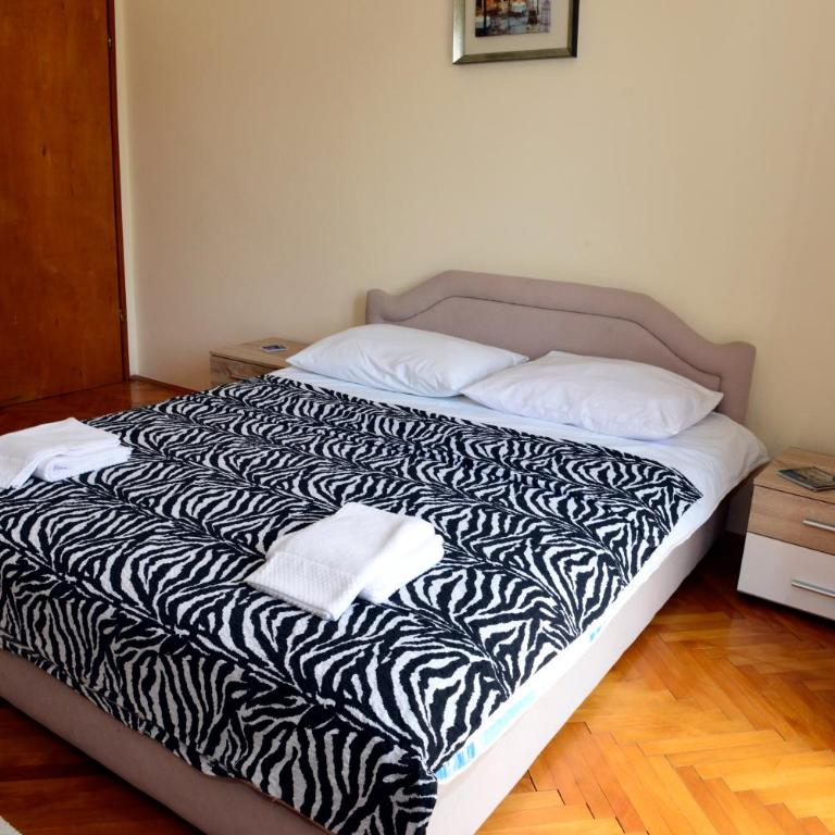Sobe Tivat - Trokrevetna Soba sa Balkonom - 17