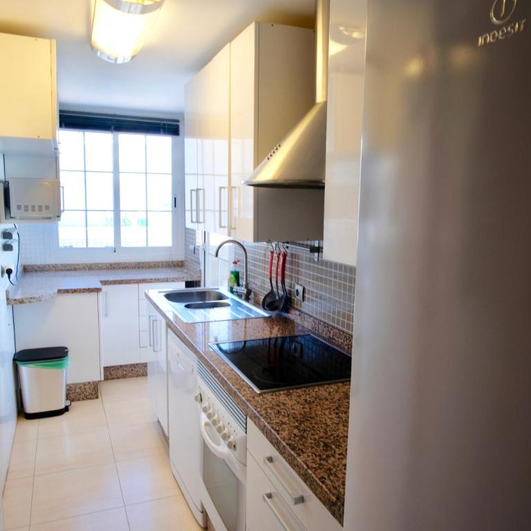 Seafront Penthouse Almeria - Two-Bedroom Apartment - 30