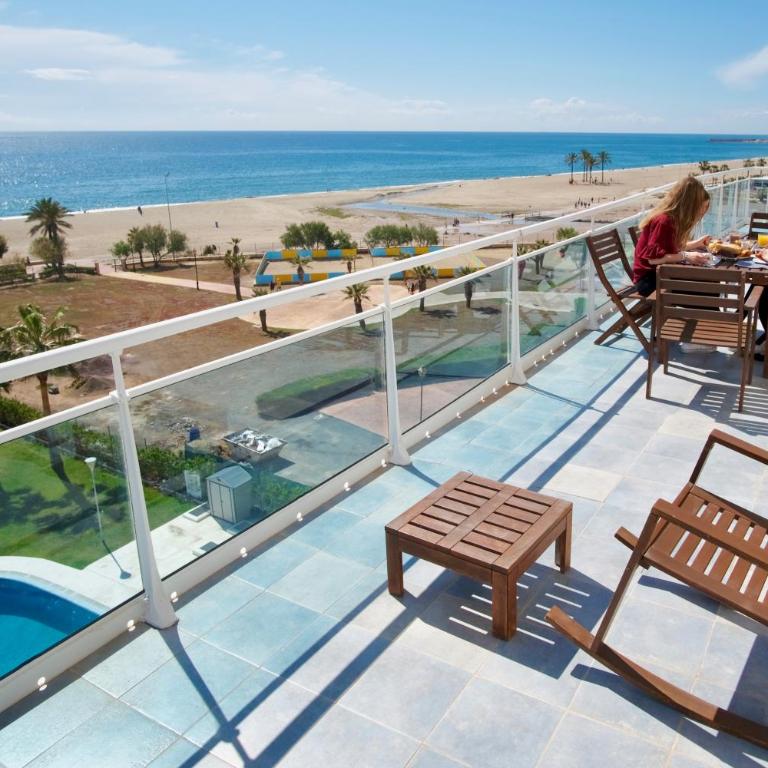 Seafront Penthouse Almeria - Two-Bedroom Apartment - 36
