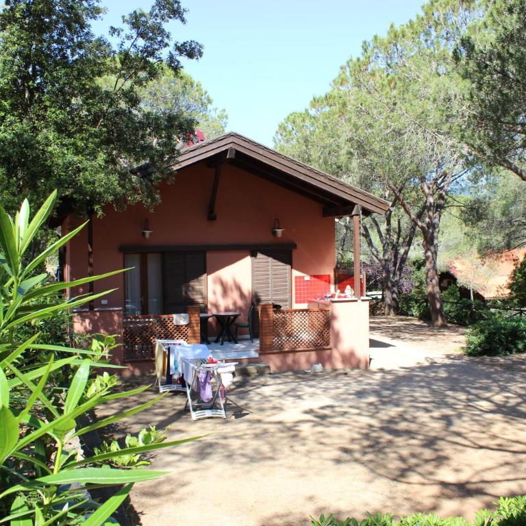 Camping Lacona Pineta - Bungalow con 2 Camere da Letto - 12