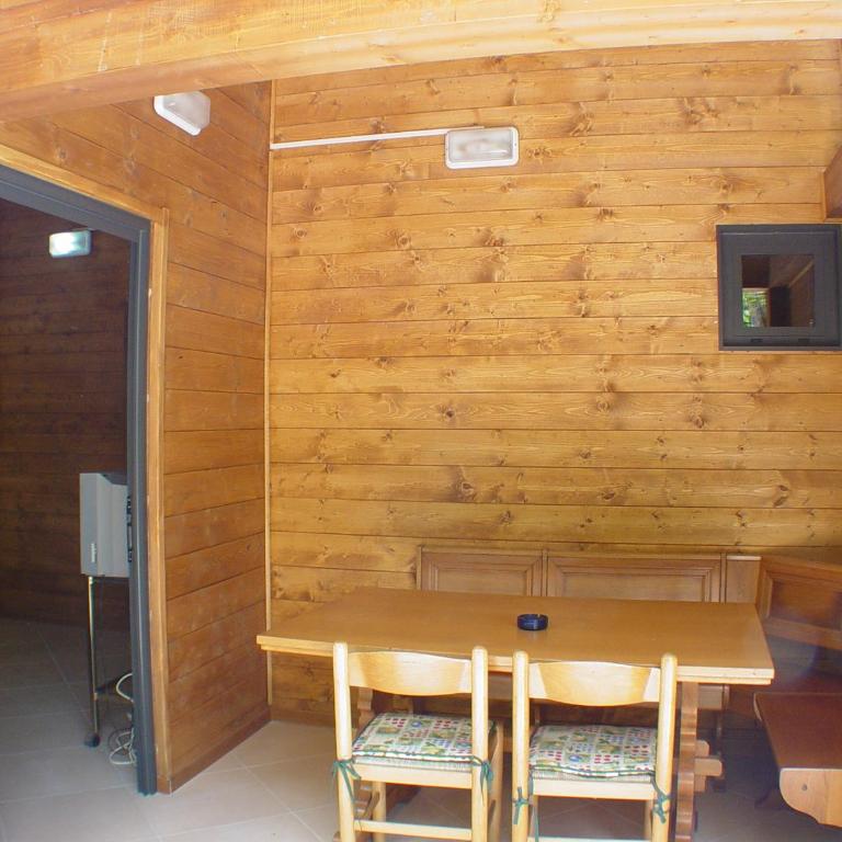 Camping Luni - Bungalow con 2 Camere da Letto - 2