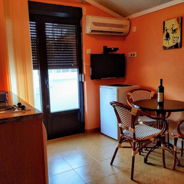 Villa Budvanka Guesthouse - Studio with Terrace - 1