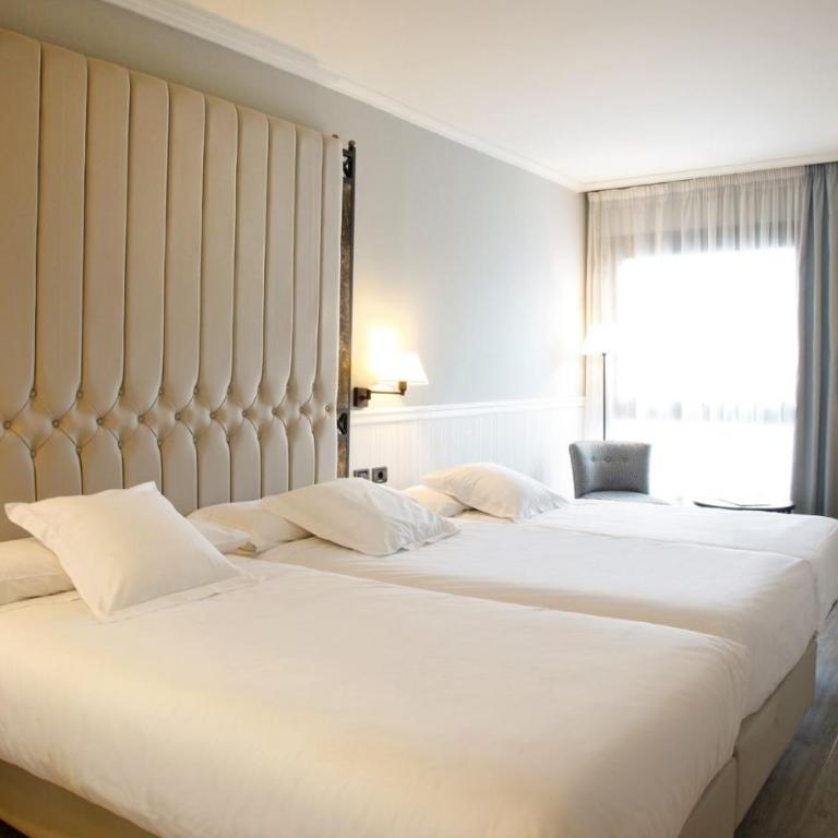 Hotel Gran Via - Habitación Doble con cama supletoria - 2 camas - 1