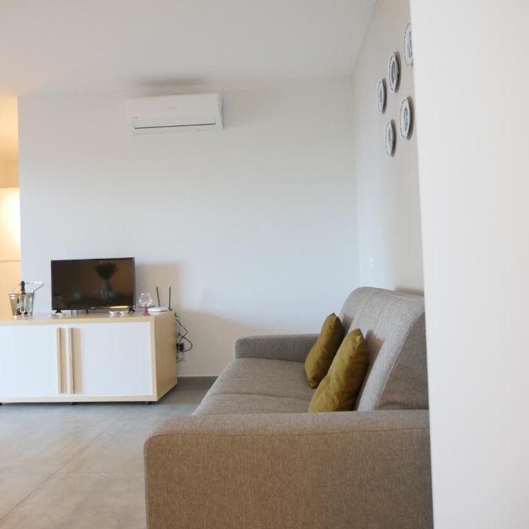Poggio Miramare Luxury Home - One-Bedroom Apartment - 29