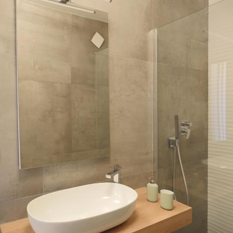 Poggio Miramare Luxury Home - One-Bedroom Apartment - 31