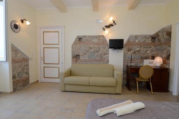 Residenza Casale San Francesco free parking - Family Apartment (2 Adults + 2 Children) with Sea View - 4