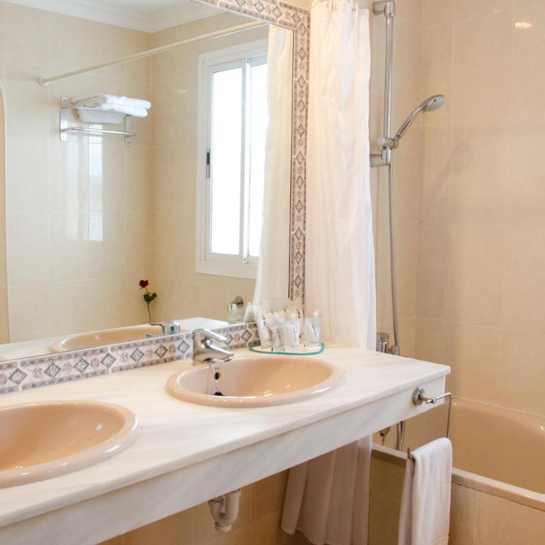 TRH Paraíso - Suite Junior (2 adultos + 2 niños) - 10