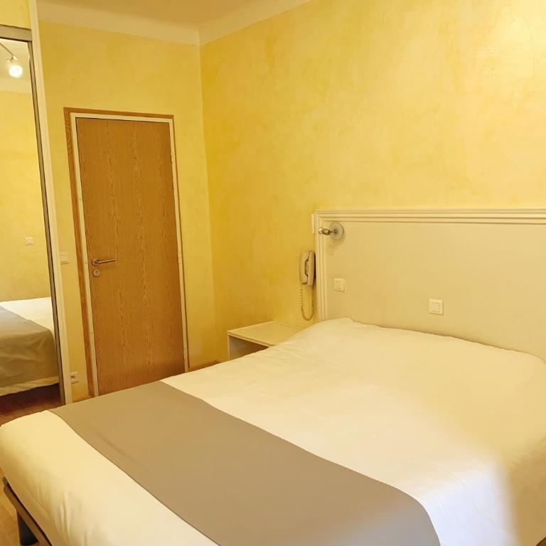 Hôtel Beau Soleil - Chambre Triple - Côté Colline - 1