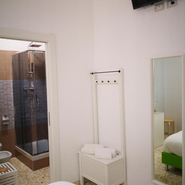 Dimore Pietrapenta Apartments, Suites & Rooms - Via Lucana 223, Via Piave 23, Via Chiancalata 16, Vico Fornaci 9 - Camera Standard Matrimoniale/Doppia con Letti Singoli - Via Lucana 223 - 2