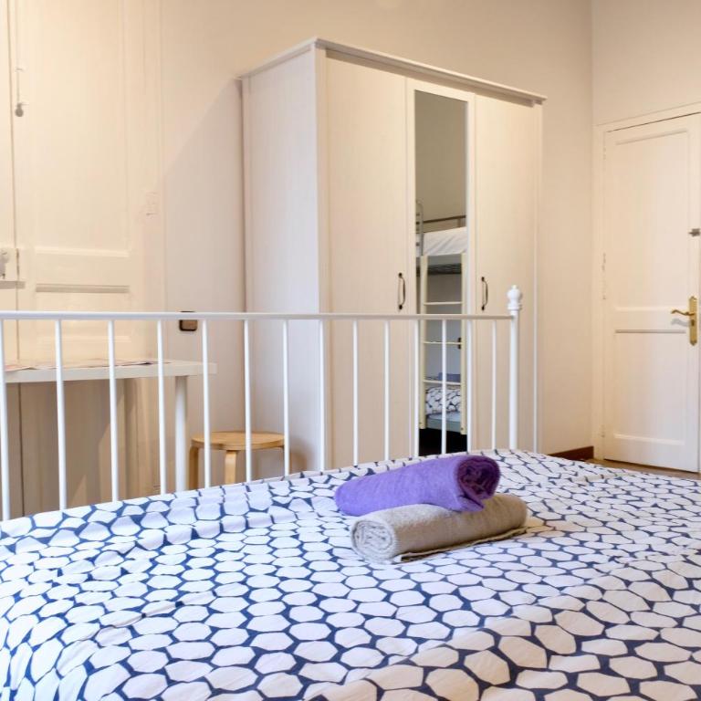 Grand Central Apartment - Apartment with Balcony - 2
