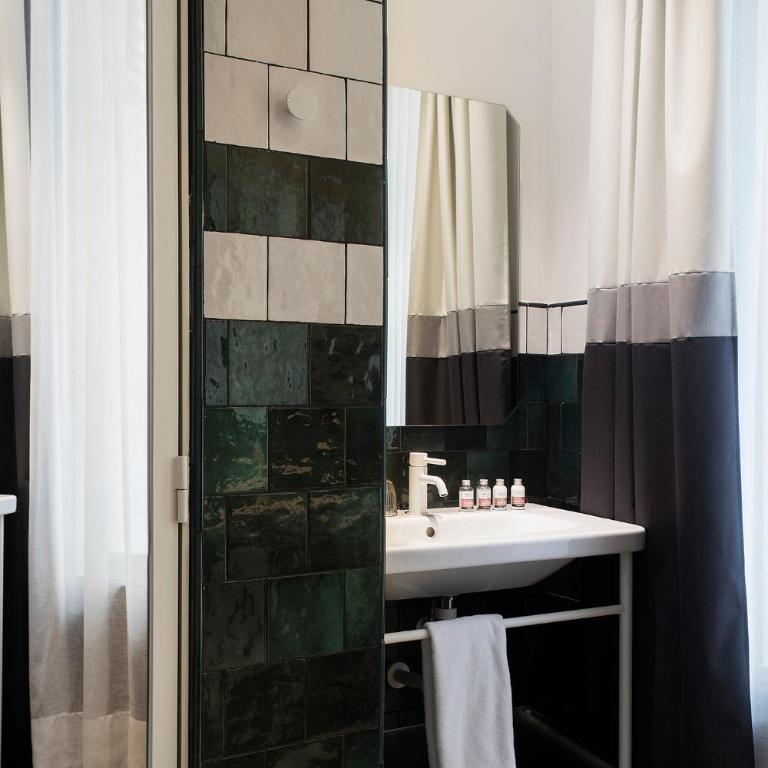 Praktik Èssens - Superior Double Room with City View - 3