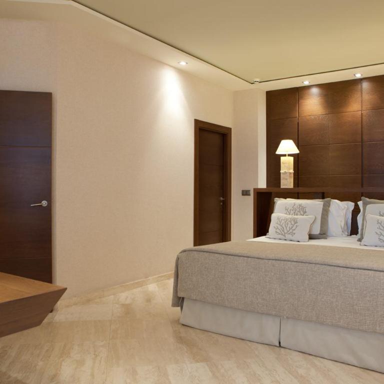 Las Arenas Balneario Resort - Junior Suite with Sea View - 6