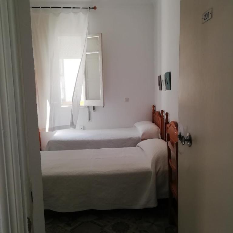 Hostal Sierpes - Habitación Doble - 1 o 2 camas - 3