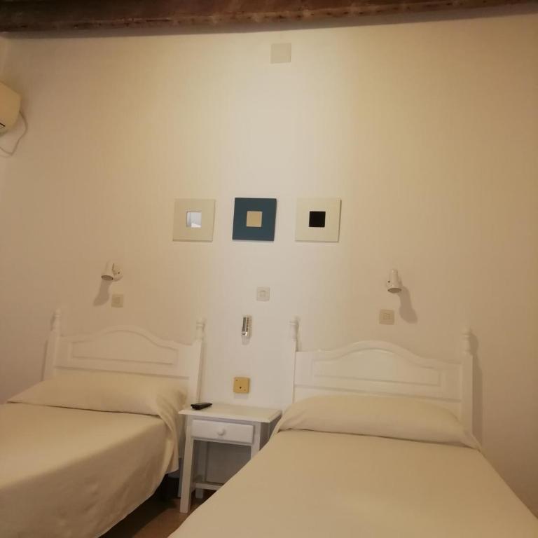 Hostal Sierpes - Habitación Doble - 1 o 2 camas - 2
