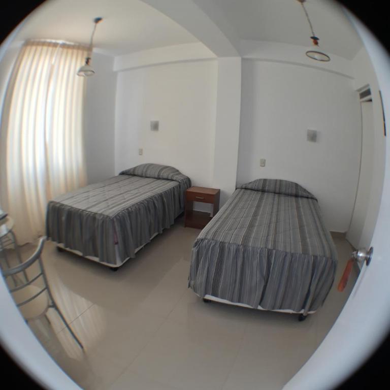 Residencial Maria Bonita - Habitación Doble con baño privado - 2 camas - 3