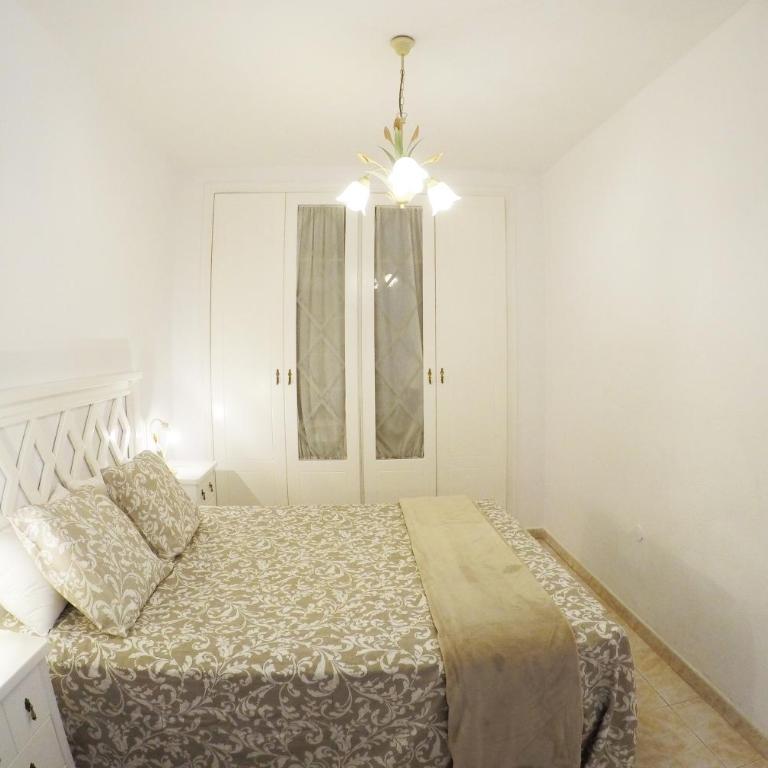 Apartamento EuroRental con WiFi - Three-Bedroom Apartment - 1