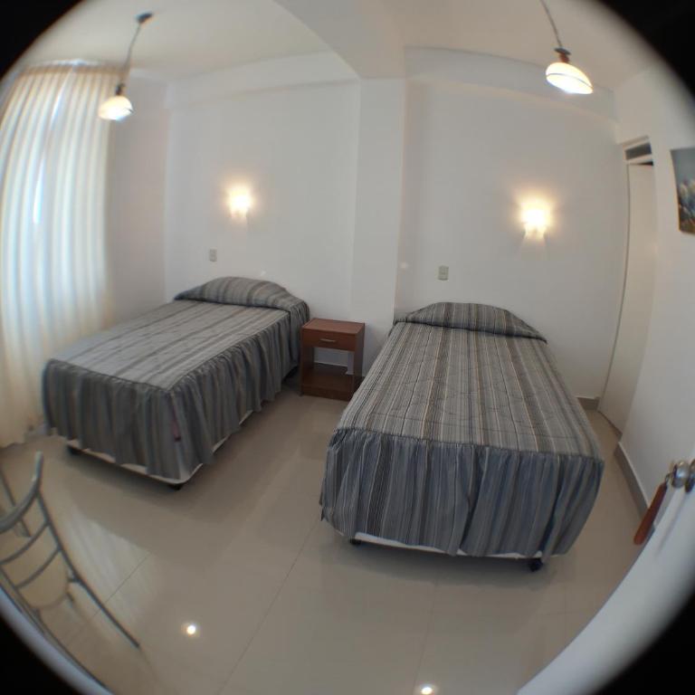 Residencial Maria Bonita - Habitación Doble con baño privado - 2 camas - 2