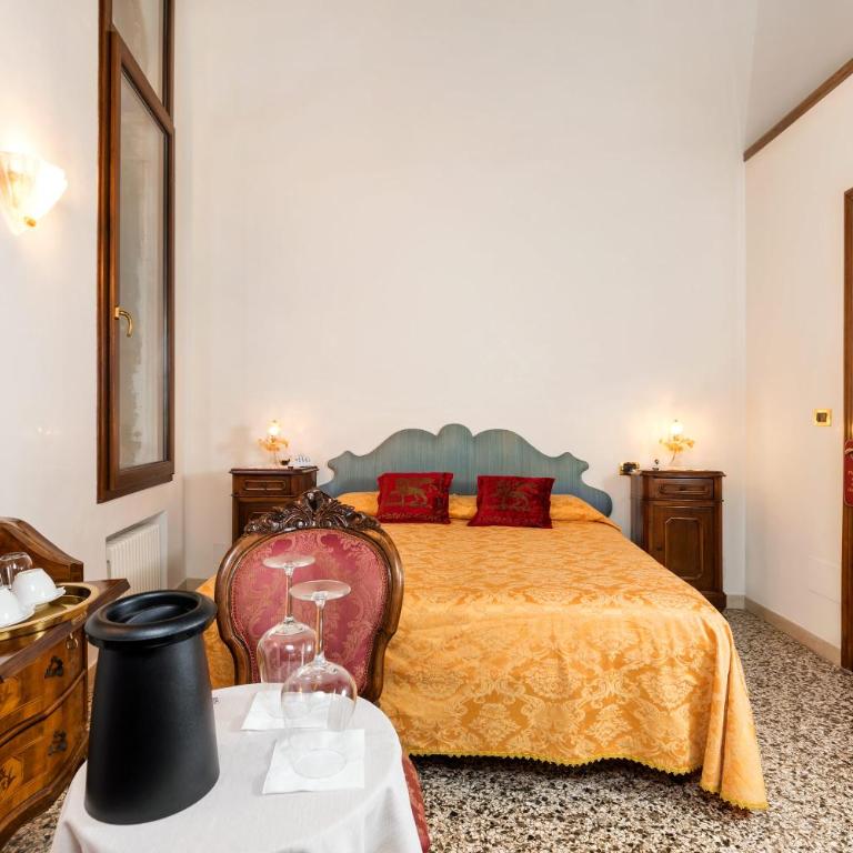 Luxury Venetian Rooms - Camera Matrimoniale/Doppia con Letti Singoli con Vista Canale - 7