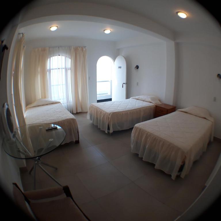 Residencial Maria Bonita - Habitación Triple con baño privado - 4