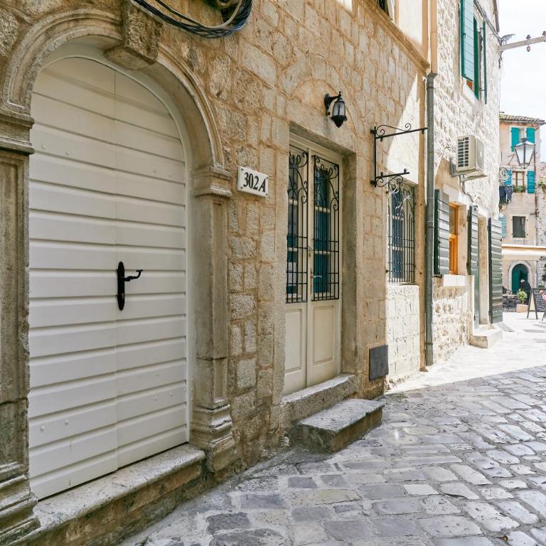 Old Town Aspida - Central & Unique - Three-Bedroom Villa - 3