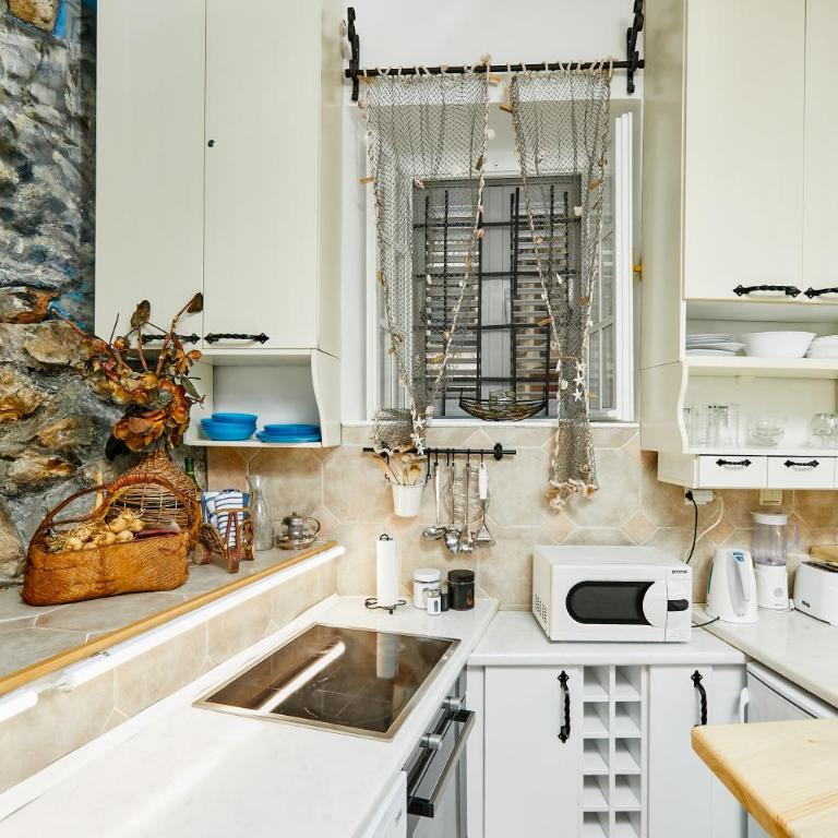Old Town Aspida - Central & Unique - Three-Bedroom Villa - 21
