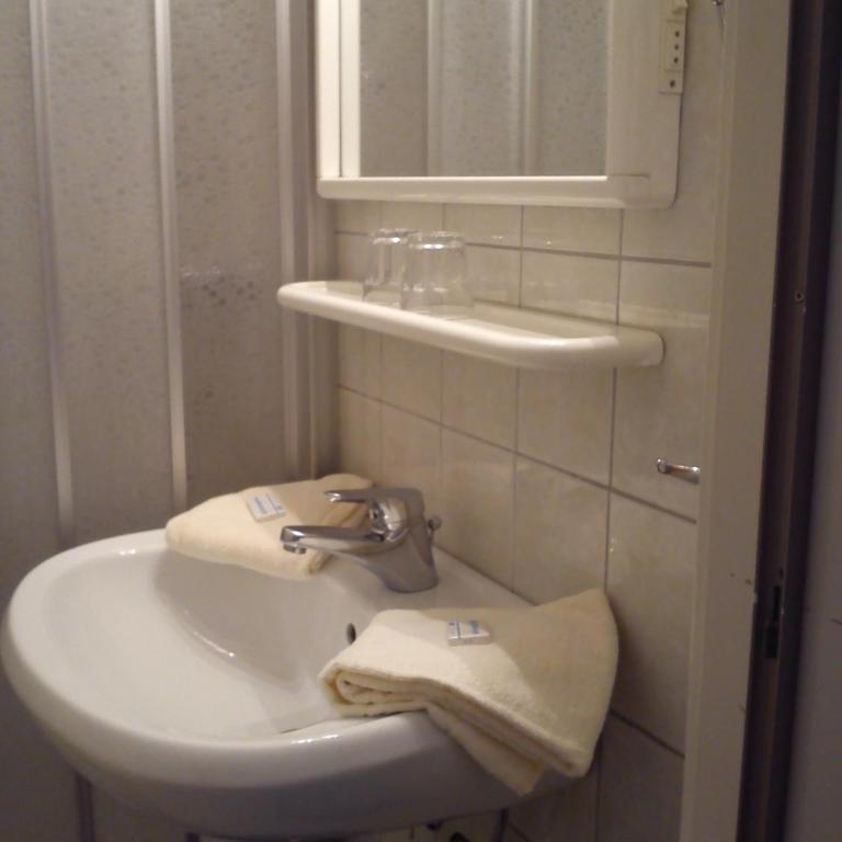 Landgasthof Piroutz - Doppelzimmer mit eigenem Bad - 2