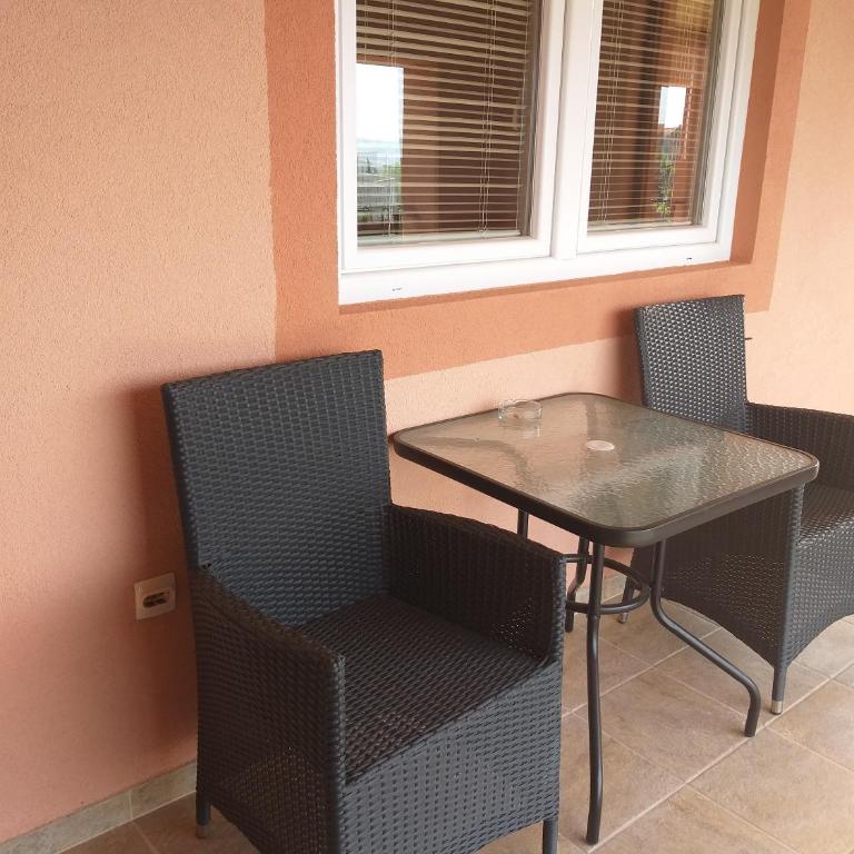 Apartman Simona - Apartment with Balcony - 2