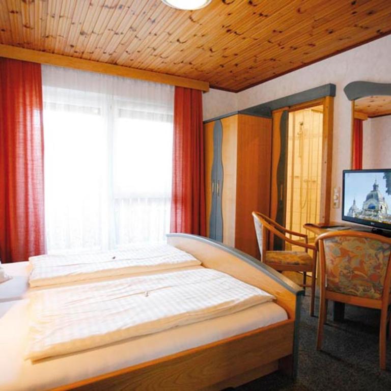 Landgasthof Piroutz - Doppelzimmer mit eigenem Bad - 1