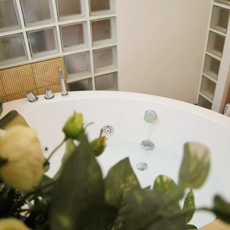 La Bella Verona Wine Suite - Suite Deluxe con Vasca Idromassaggio - 33
