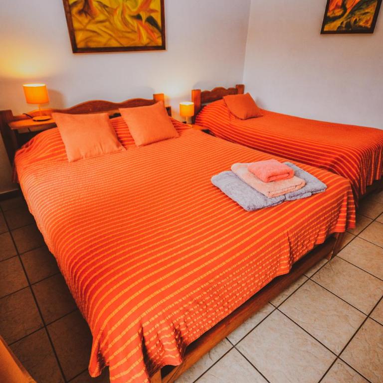 Hostal El Punto - Habitación Triple con baño privado - 3