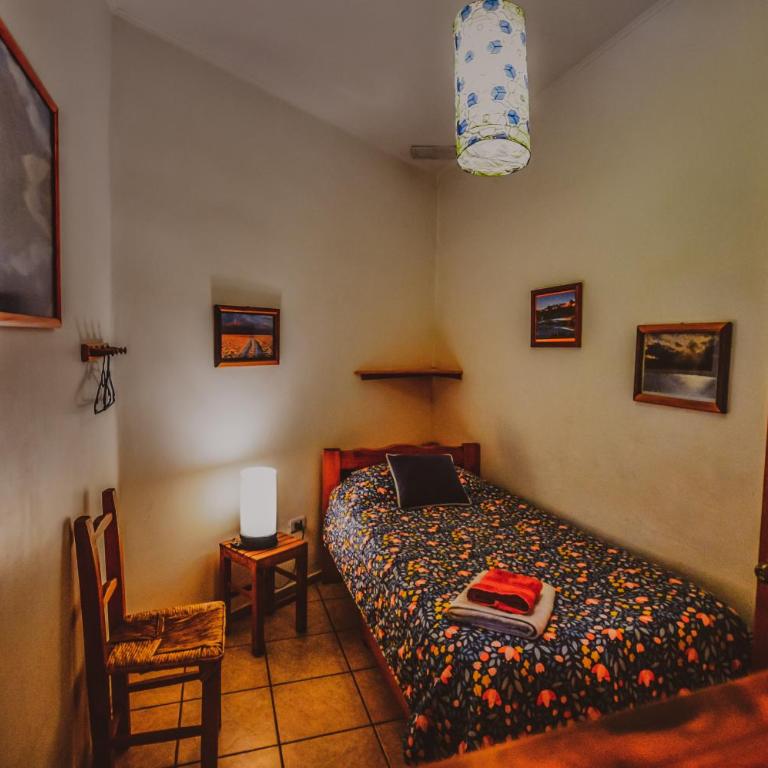 Hostal El Punto - Habitación Individual con baño privado externo - 1