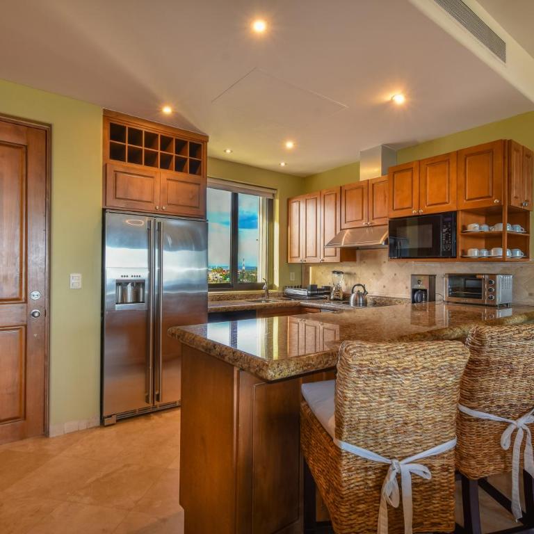 Alegranza Luxury Resort - All Master Suite - Deluxe King Suite - 8