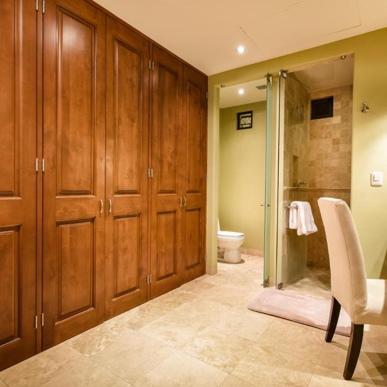 Alegranza Luxury Resort - All Master Suite - Deluxe King Suite - 4