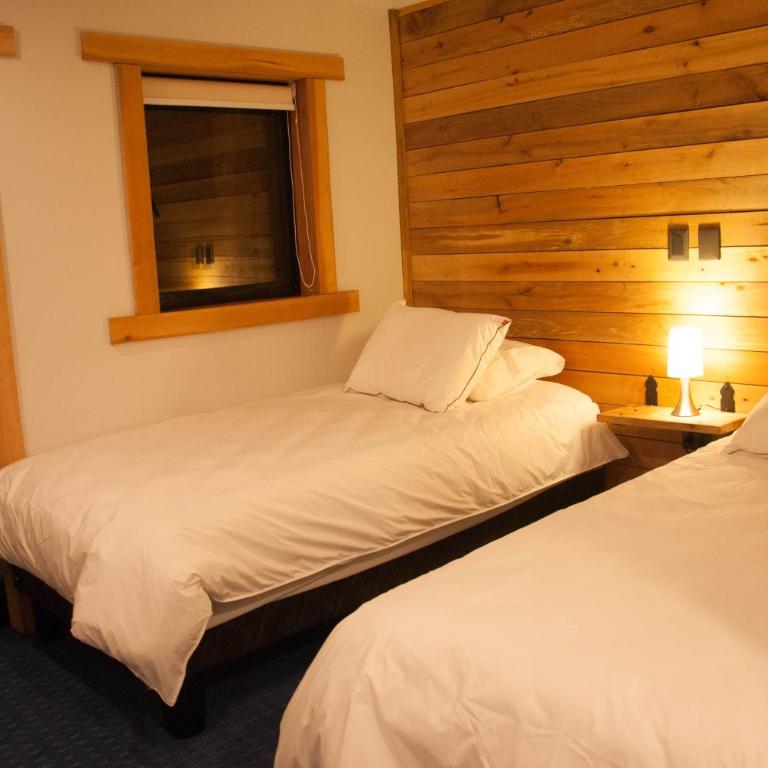 Las Bravas Lodge - Twin Room with Private Bathroom - 3