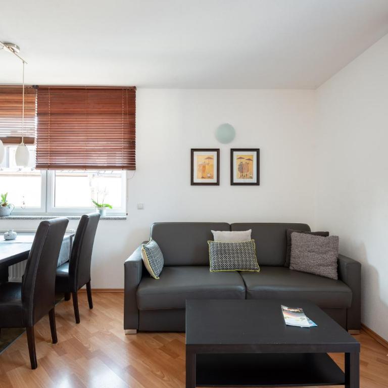 Appartements Kaserbacher - City Apartment mit Terrasse - 14