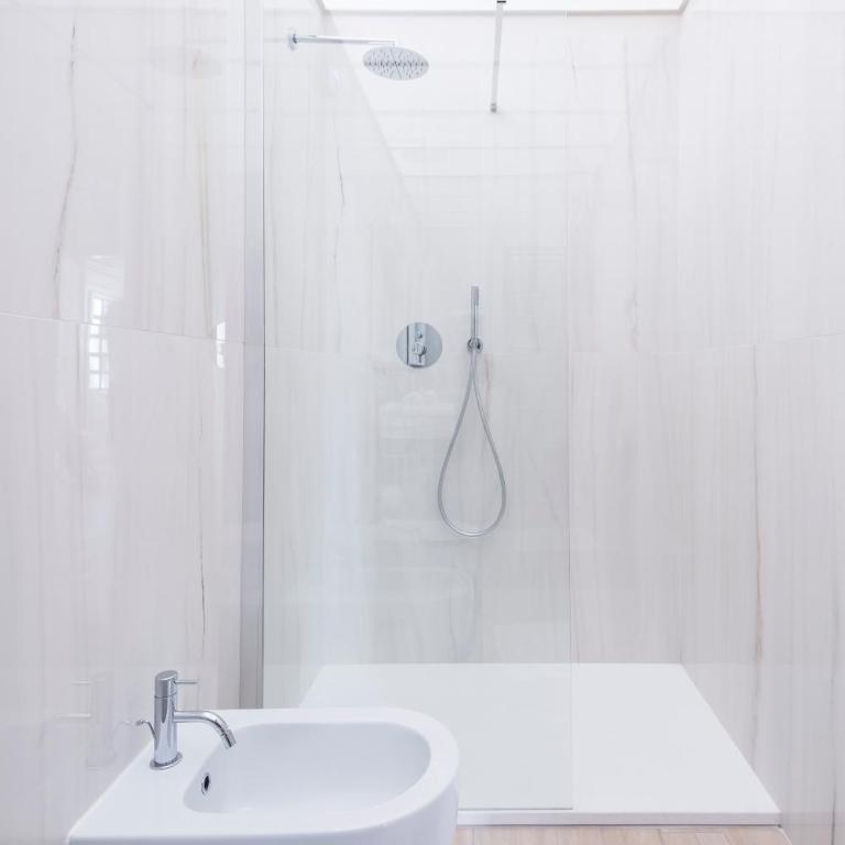 Villa Savioli Room & Breakfast - Camera Matrimoniale/Doppia con Letti Singoli con Bagno Privato Esterno - 7