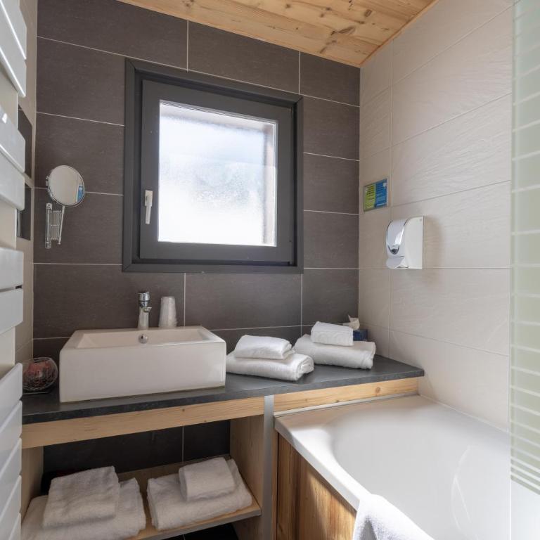 Chalet-Hôtel Les Rhodos - Chambre Quadruple - Mont-Blanc - 1