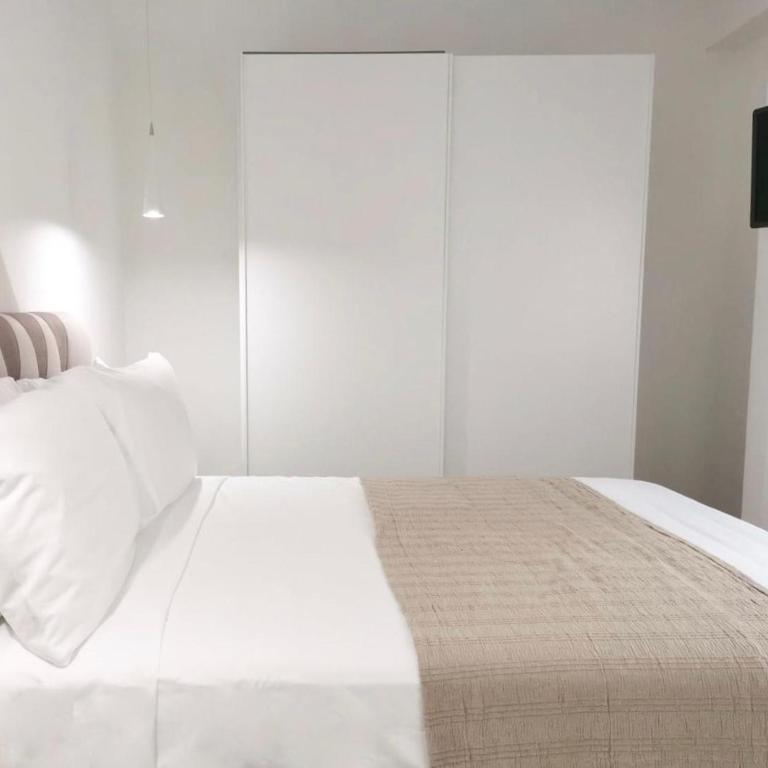 Suites Garibaldi - Standard King Room - 11