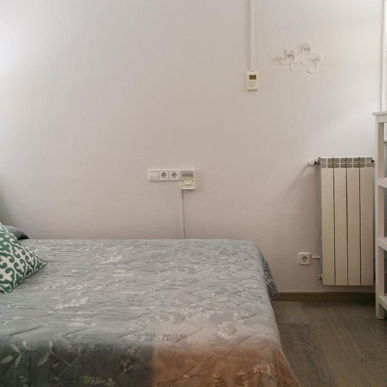 Blanc Guest House - Interior Single Room with private Bathroom - 1