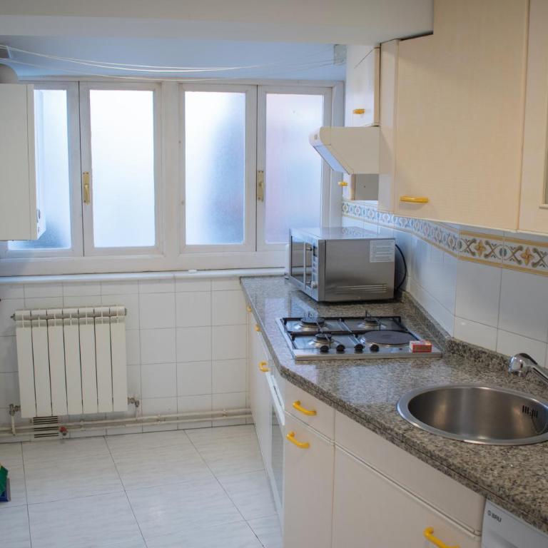 APARTAMENTOS Casino - Three-Bedroom Apartment - 5