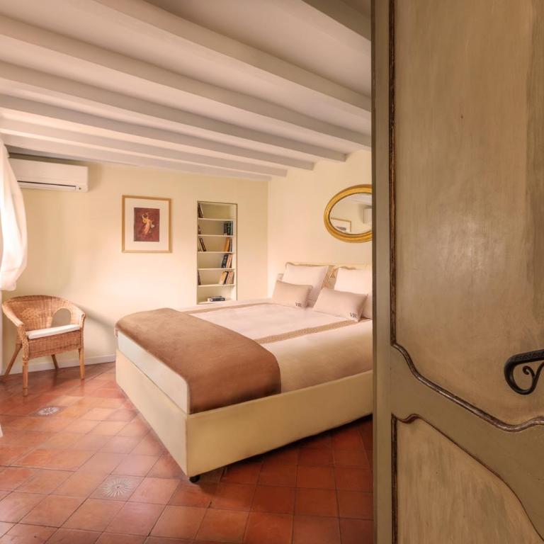 Principessa Trevi - Appartamento Vacanze Romane con 2 Camere da Letto e Terrazza - 13
