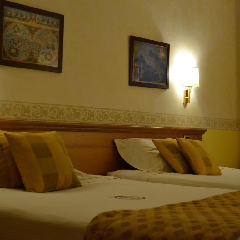 Seccy Hotel Boutique Art & Museum - Camera Deluxe Doppia con Letti Singoli - 5