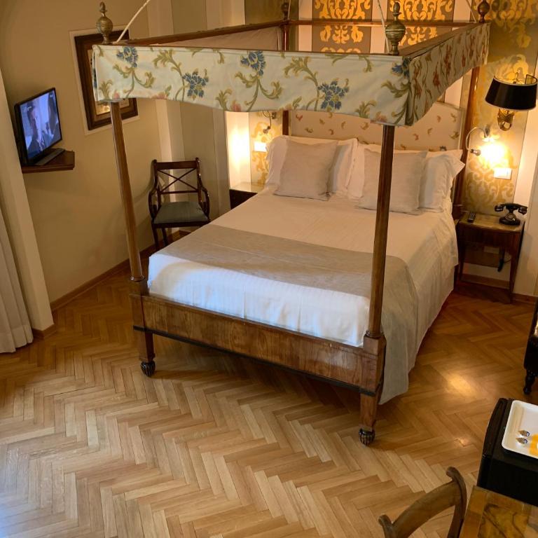 Hotel David - Camera Matrimoniale con Letto a Baldacchino - Piano Terra - 3