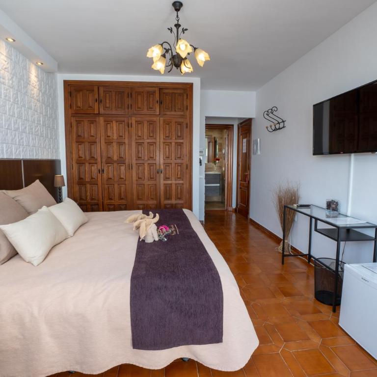 Hostal Casa Mercedes - Suite Junior con terraza y vistas al mar - 2