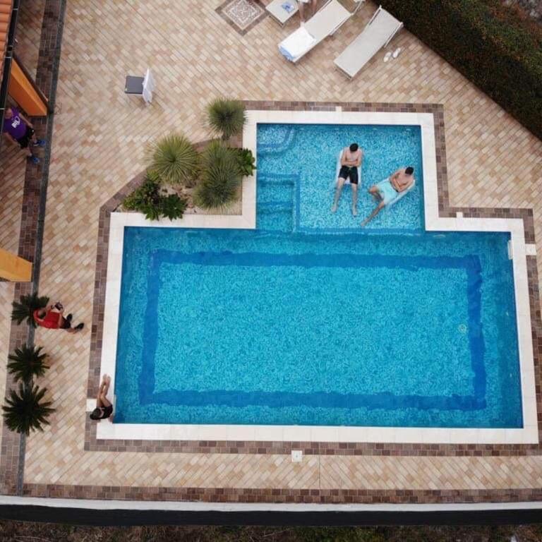 OMBRA E CAFFE' - Villa con Piscina Privata - 2