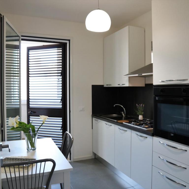 B&B Al Porticciolo - Appartamento con 2 Camere da Letto, Balcone e Vista mare - 8