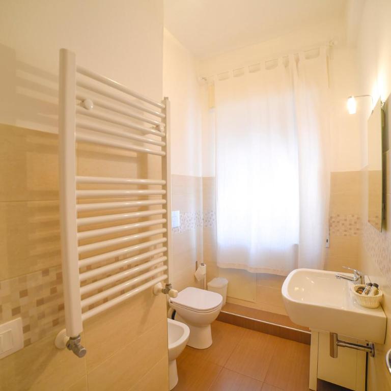 B&B Siracusa Holidays - Triple Room with Private External Bathroom - 10
